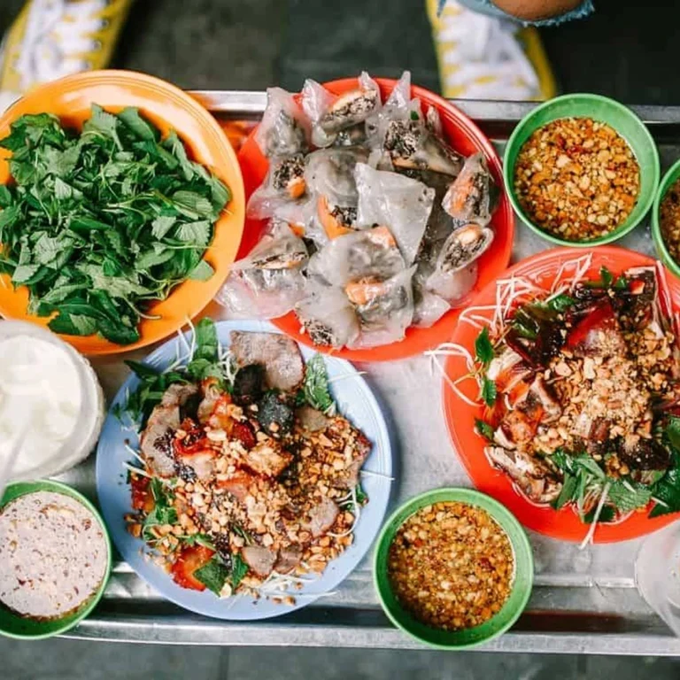 Hanoi Beyond the Old Quarter: A Cultural Travel Guide to Coffee, Street Food, Lakes, and Vietnam’s Everyday Rhythm